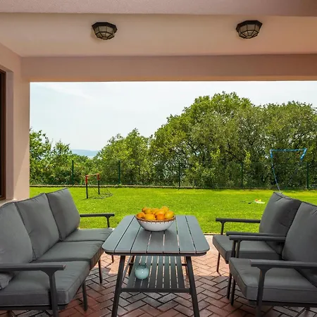 Stunning In With View *